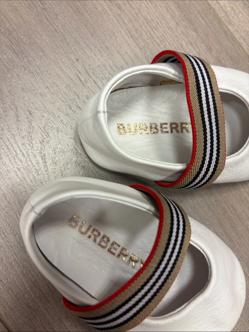 Burberry classic white